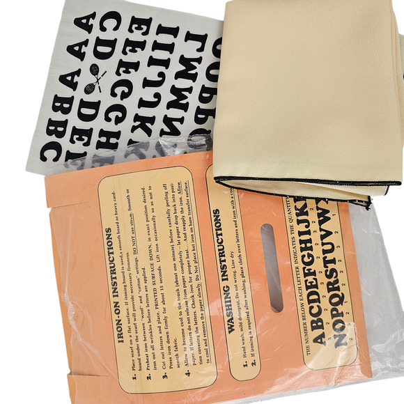 Vintage lot of 2 new in package head scarves - Picture 5 of 5